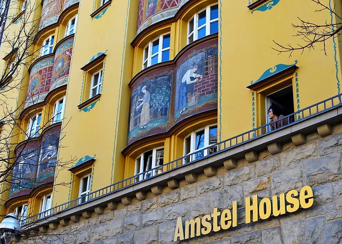 Amstel House Hostel