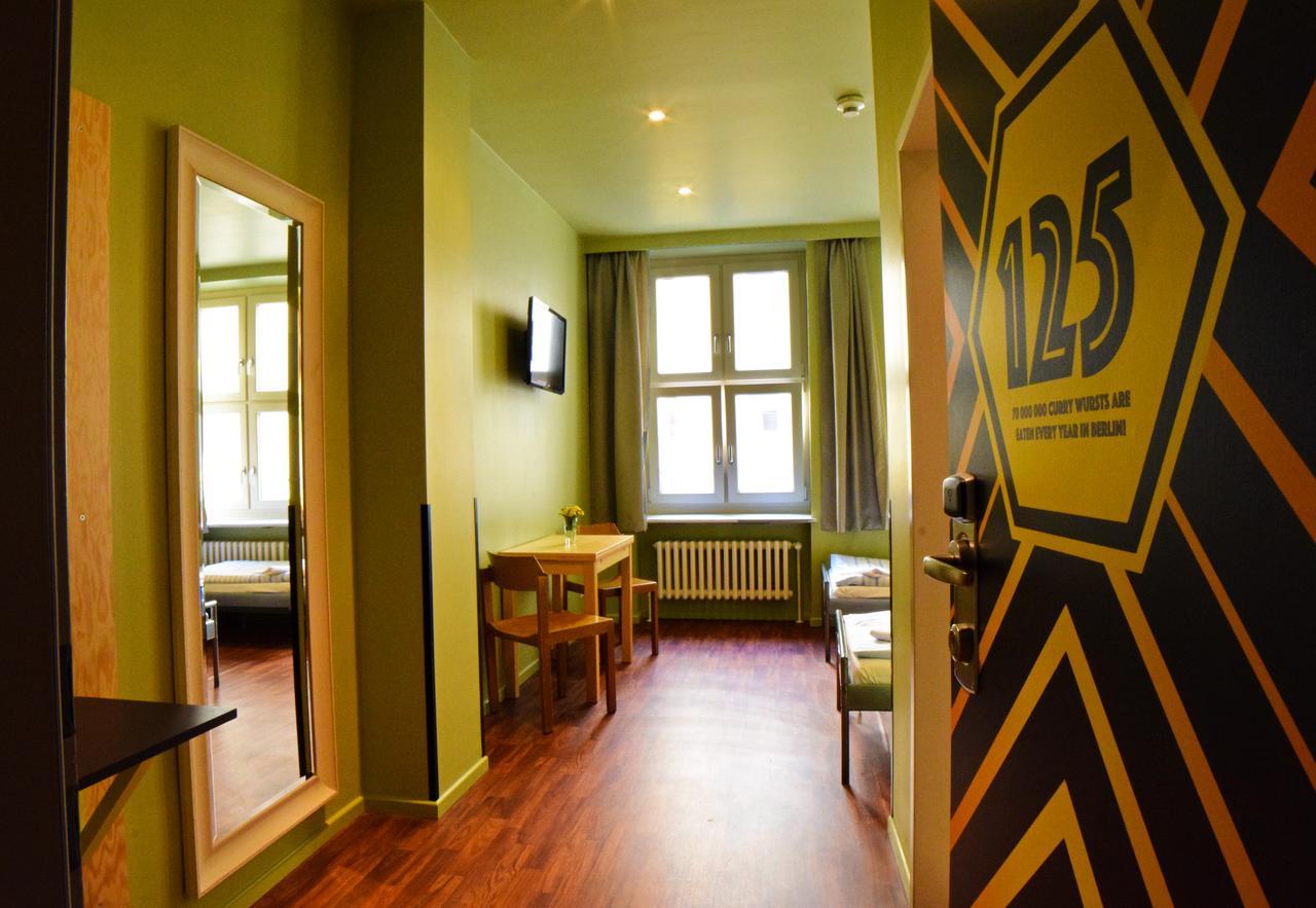 Amstel House Hostel *