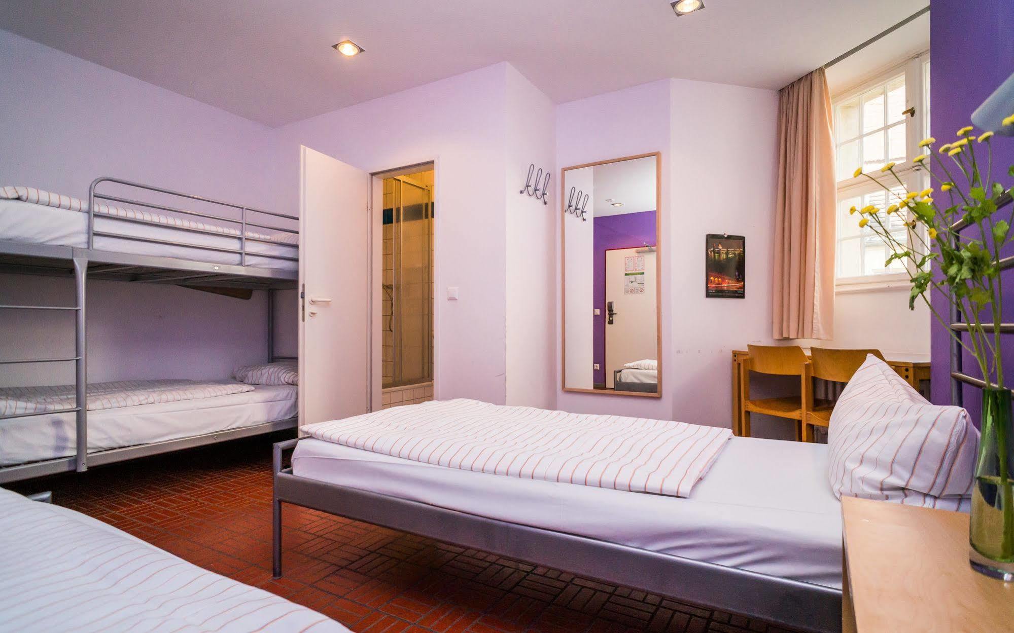 Hostel Amstel House *