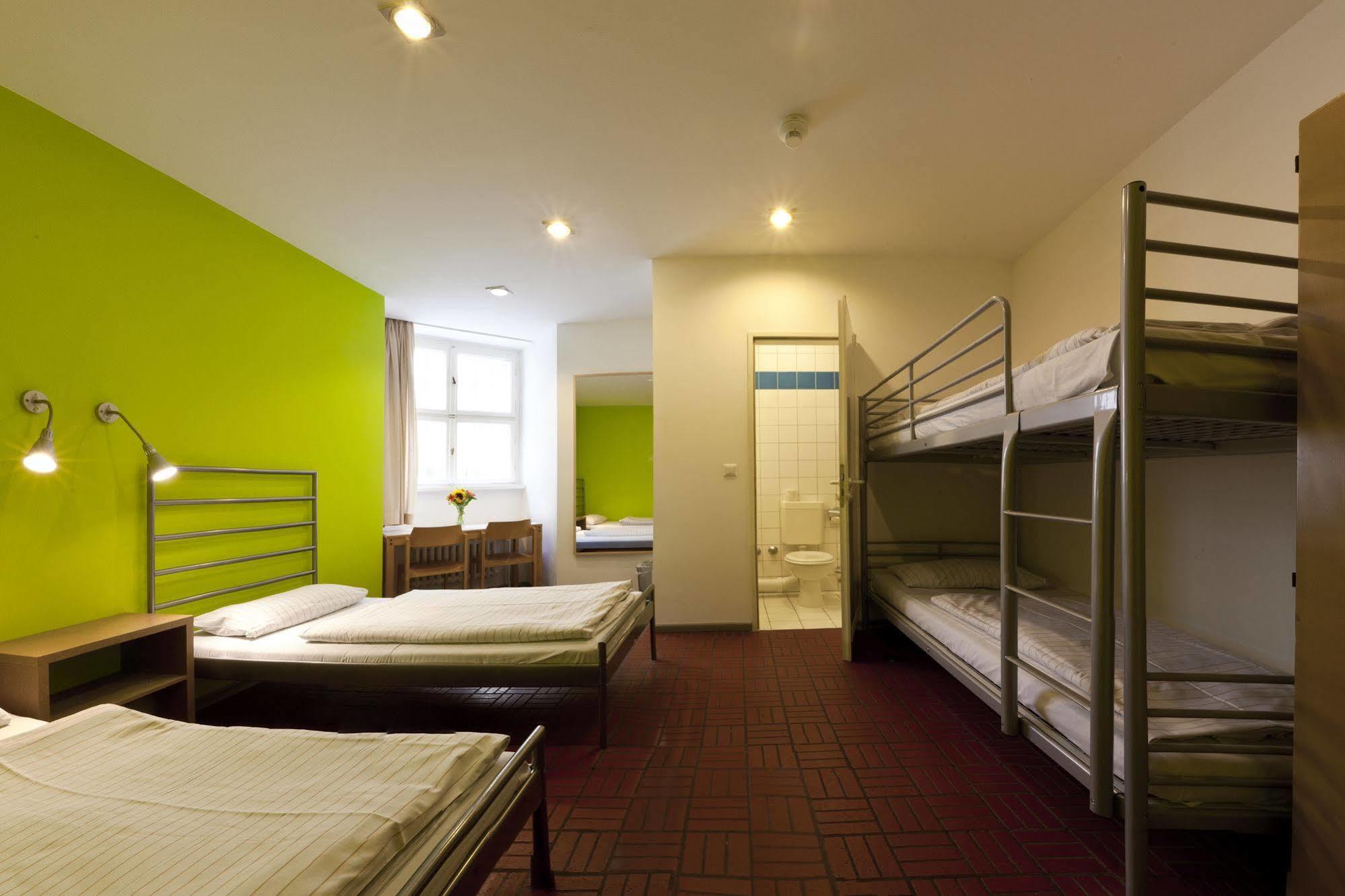 Hostel Amstel House *
